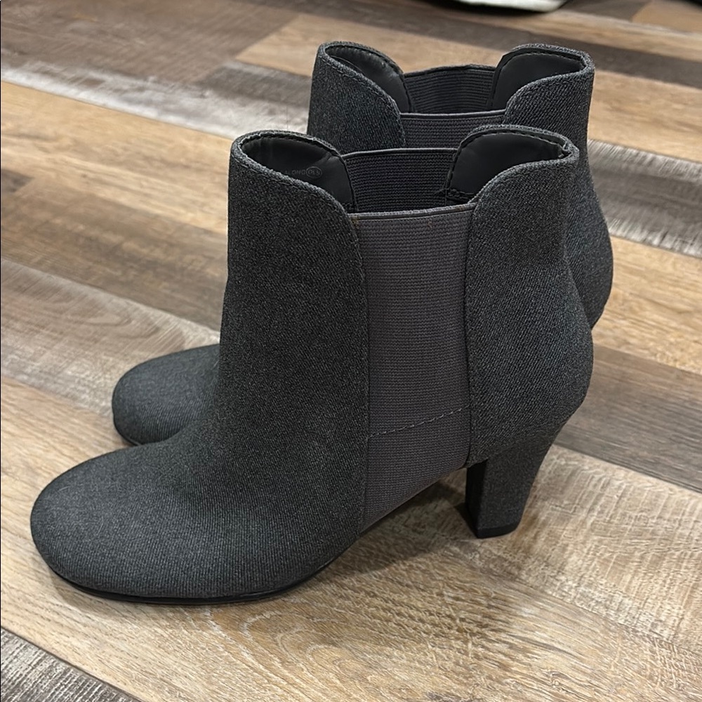 Elegant Gray Women's Ankle Boots